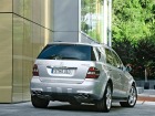 Mercedes Benz ML63 AMG (2005)